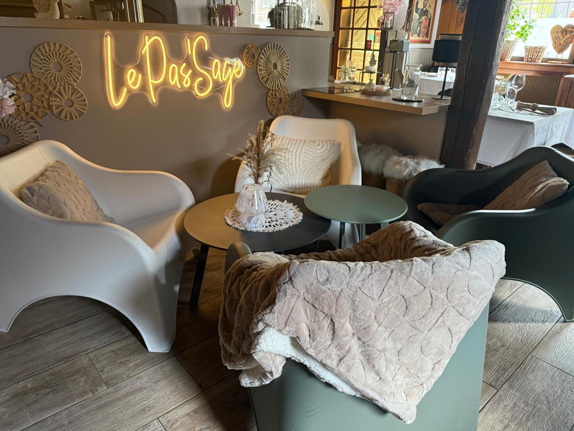 Wistub Le Passage Hotel